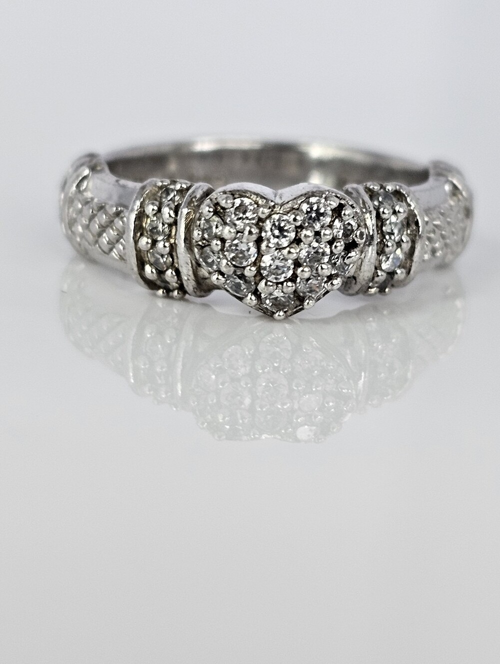 Vintage Judith Ripka Diamond Simulant Ring Sterling Silver Rhodium Overlay Sz 6!